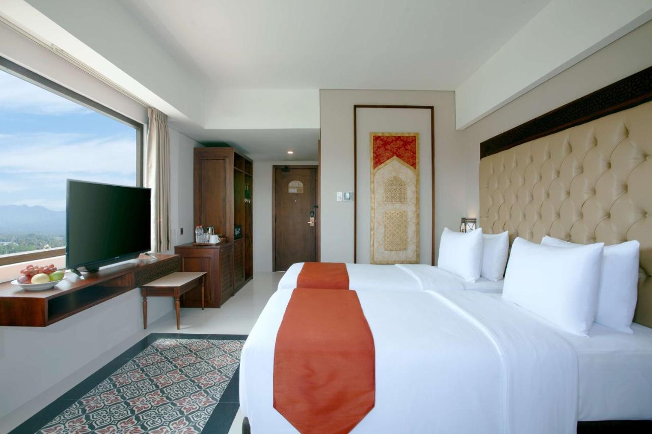 טאסיקמאלאיה Alhambra Hotel & Convention, BW Signature Collection מראה חיצוני תמונה